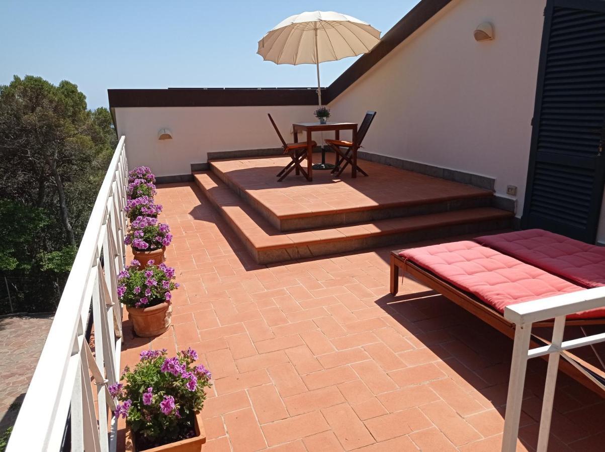Villa Tra Mare E Bosco Nella Splendida Quercianella Exterior foto
